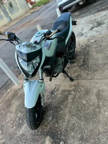 Vendo Moto Honda CB300 R$ 10.000