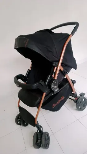 Carrinho de bebê semi novo