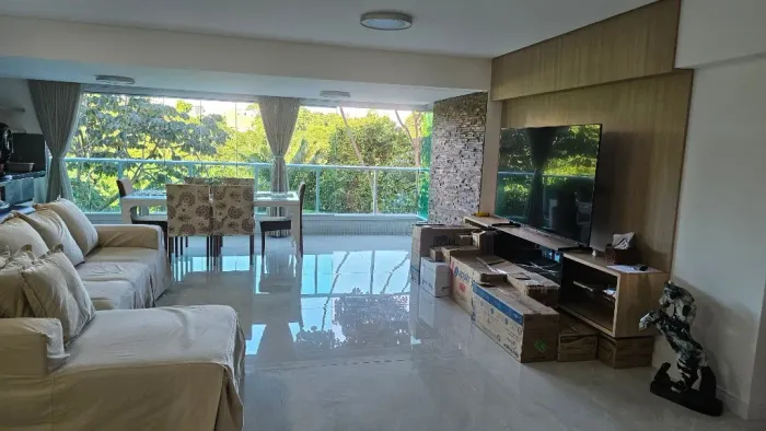 Apartamento à venda no condomínio Mansão Real, com 141m2, nascente total, andar baixo, Par