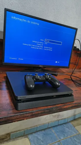 PS4 / Playstation 4