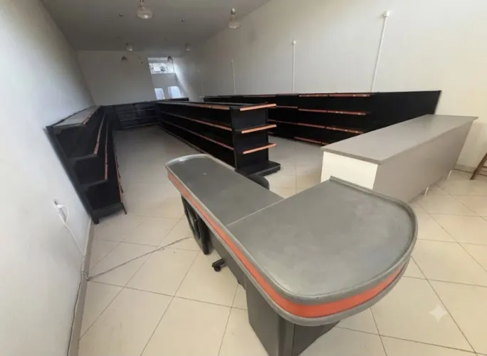 Vende-se a montagem da loja