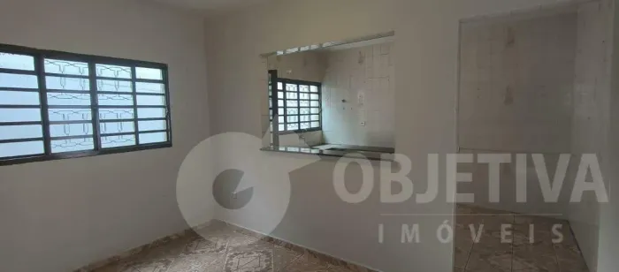 Casa para aluguel, 3 quartos, 3 suítes, 2 vagas, PRESIDENTE ROOSEVELT - UBERLANDIA/MG
