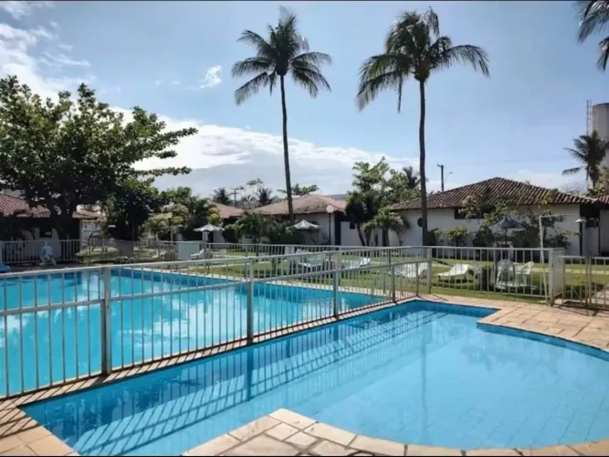 Temporada Suíte em Cond. Com Piscina próximo da Praia do Forte em Cabo Frio