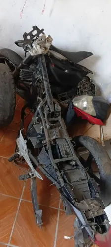 Vendo Peças da CB 300 2012 CHAMA AI