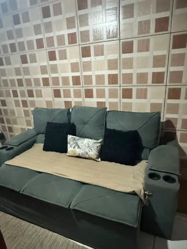 Sofá retrátil e reclinável