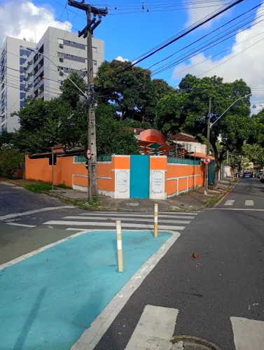 Casa no Espinheiro Excelente Localização