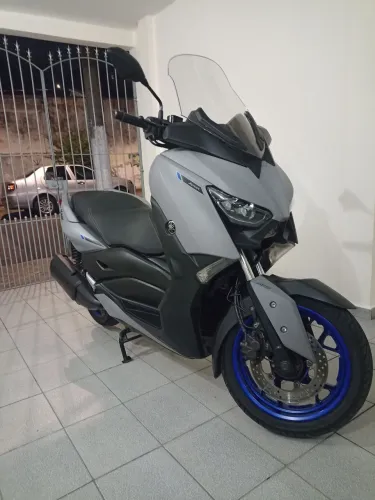 Xmax 2022 Cinza Fosco