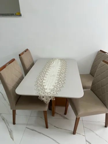 MESA DE JANTAR 4 CADEIRAS