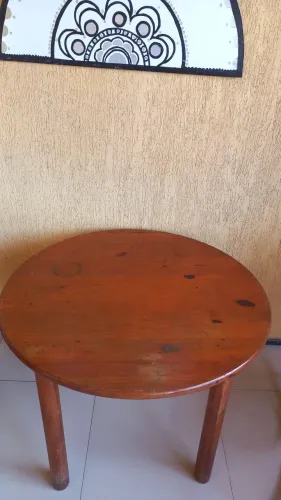 Mesa de cozinha redonda de madeira