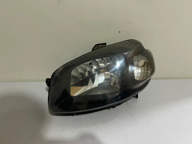 Farol esquerdo Uno / Fiorino 2010/2011/2012/2013/2014/2015/2016/2017/2018/2019/2020/2021