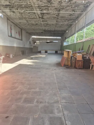 Imóvel comercial com 1000 m² em Marechal Hermes