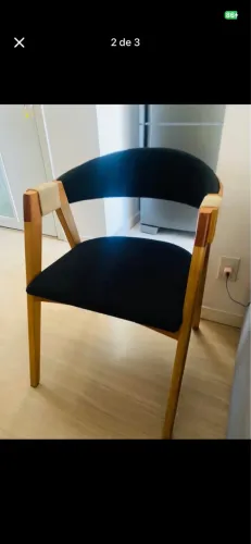 Cadeira de Design em Madeira Maciça - Pouco Uso