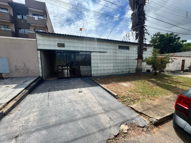 Casa de 3 quartos com suíte próx ao shopping sul