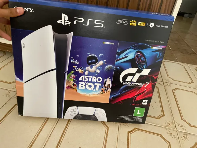 PS5 Slim Edição Digital 825GB | Estado de Novo