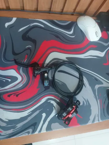 Freio Shimano Deore M6120 (Dianteiro esquerdo)