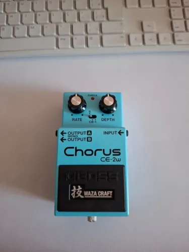 Pedal Boss CE2w