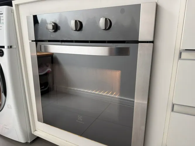 Forno de Embutir Electrolux Inox com Grill e Timer a gás 220V- Excelente Estado
