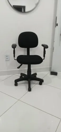 Cadeira de escritório secretária com braços entrego!
