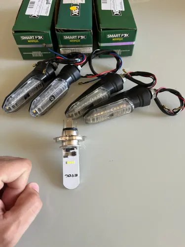 Piscas led seguimento e lâmpada de led