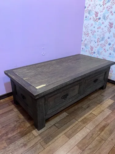 Mesa de centro de madeira