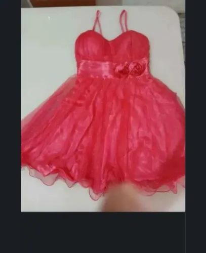 Dois vestidos de festa seminovos baratin Tam P e M