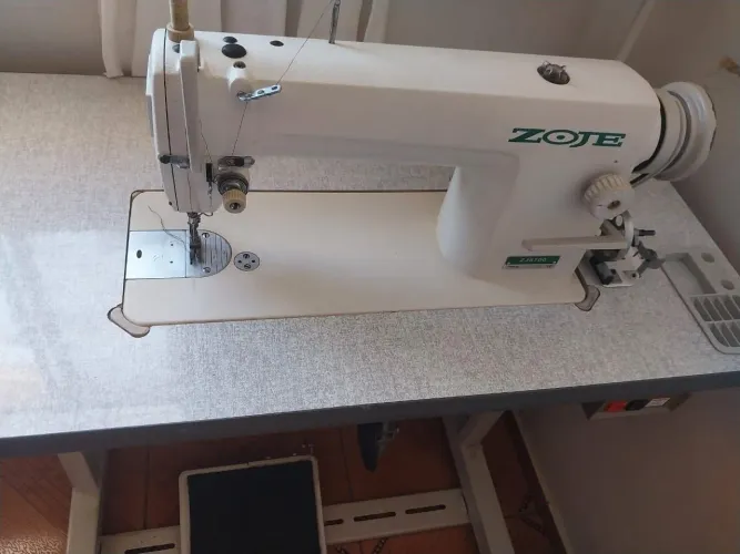 Maquina reta industrial zoje
