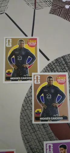 FIGURINHAS LEGEND MOISES CAICEDO OURO E BRONZE