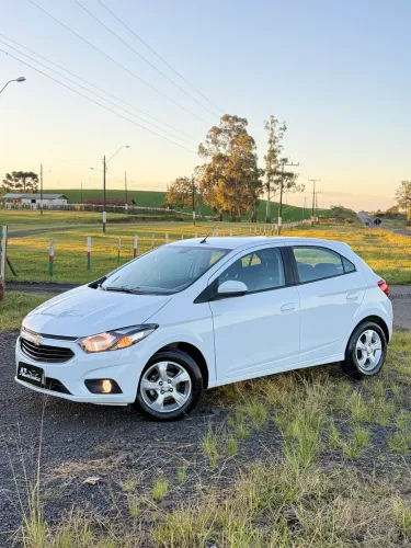 Chevrolet Onix Hatch LT 1.4 8V Flex Mec. 4P 2019