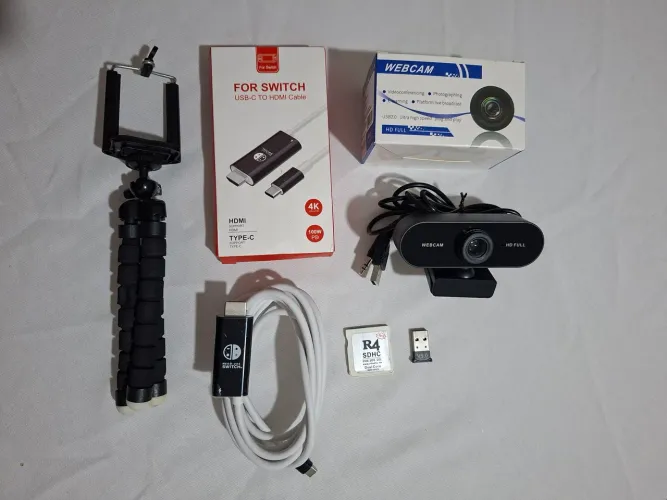 Lote de Eletrônicos, R4 para DS e 3DS, Webcam, Cabo Dock Switch Portátil, e outros.
