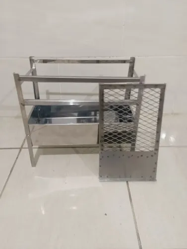 MINI CHURRASQUEIRA DESMONTÁVEL DE INOX PARA ESPETINHOS 