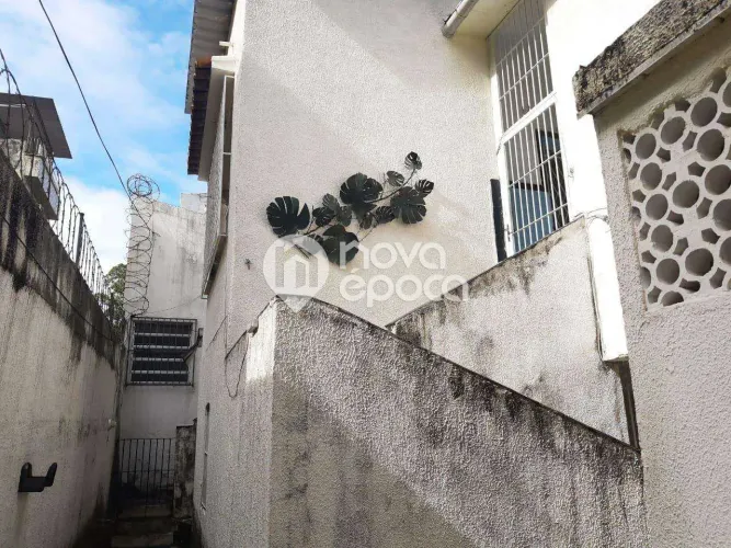 Vasco da Gama | Casa 5 quartos, sendo 2 suites