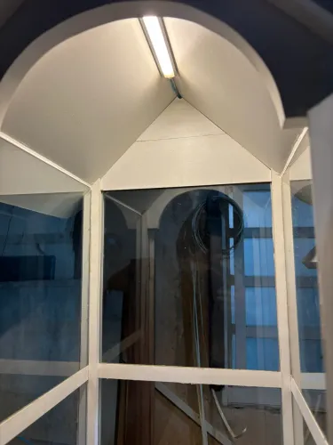 Capela em madeira com luz (MDF) altura 70 e largura 30 por 30