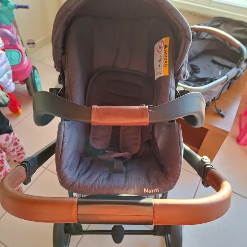 Carrinho completo com bebe conforto e Moisés