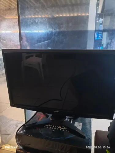 1tv monitor LG 19. E um monitor Acer 23pol