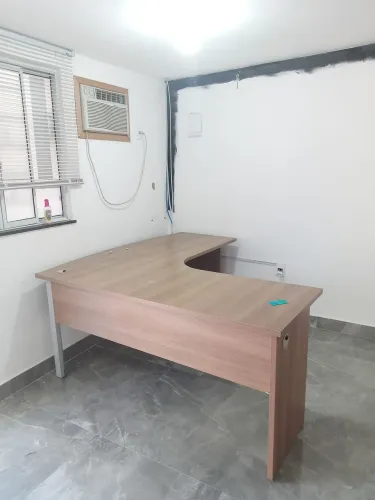 Mesa para escritório 165 por 165 nova
