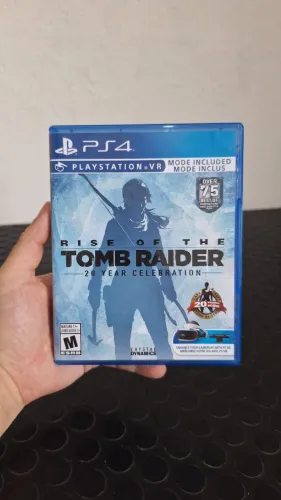 Rise of the Tomb Raider: Comemoração de 20 anos - Mídia Física PS4 (Excelente)