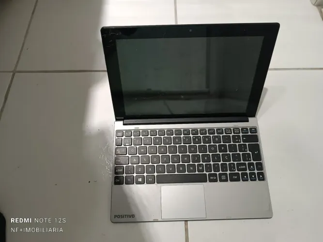 Notebook ou Tablet - Positivo Duo - Tela trincada