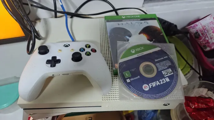 Troco Xbox one s, por um celular