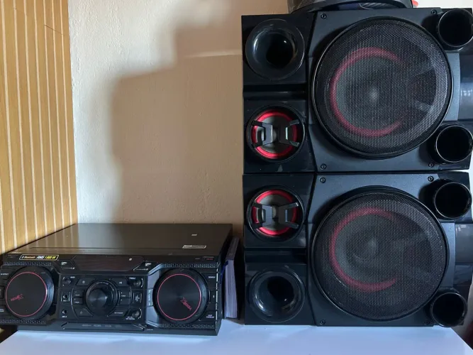 Vendo Som top LG muito forte 1800Rms