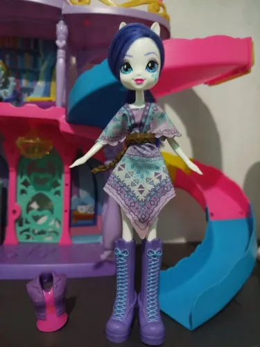 Rarity Equestria Girls Everfree Boho + acessórios Sunny Flare