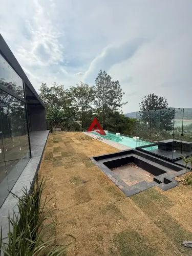 Casa Exclusiva à Venda - Condomínio Águas de Igaratá (SP)