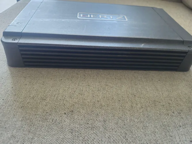 Amplificador automotivo Hertz HCP4 