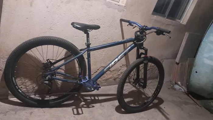Bicicleta aro 29 quadro 17.5 em boas condições 