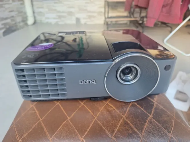 Vendo projetor novo Barato!
