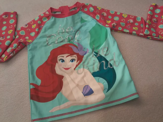 Roupa de praia infantil