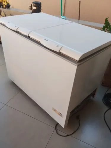 Vendo freezer horizontal 2 tampas