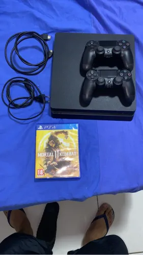 Vendo ps4 slim 1 t conservado