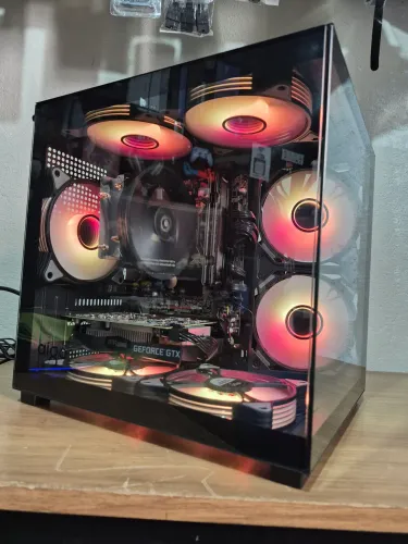 Intel core i5-9400 8GB DDR4 GTX1650 4GB SSD256GB GABINETE AQUÁRIO