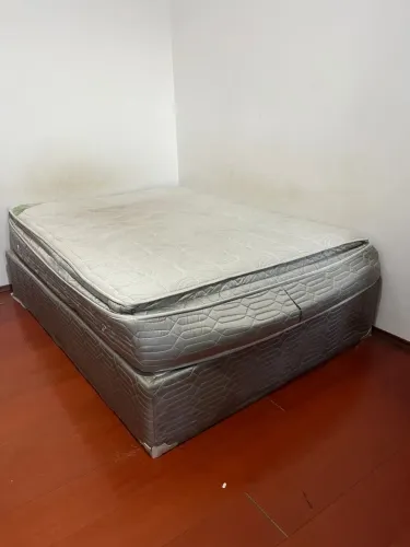 Cama de casal com colchão
