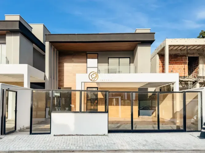Casa em rua privativa no Eusébio- CE